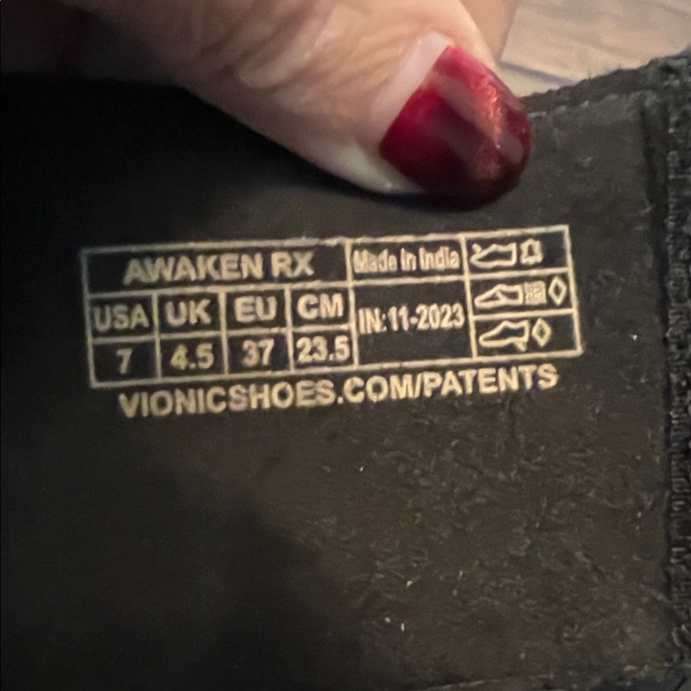 Vionic Black Recovery Sandals - Picture 8 of 8
